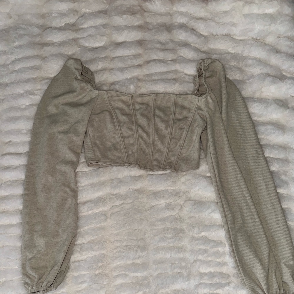 Long sleeve crop top